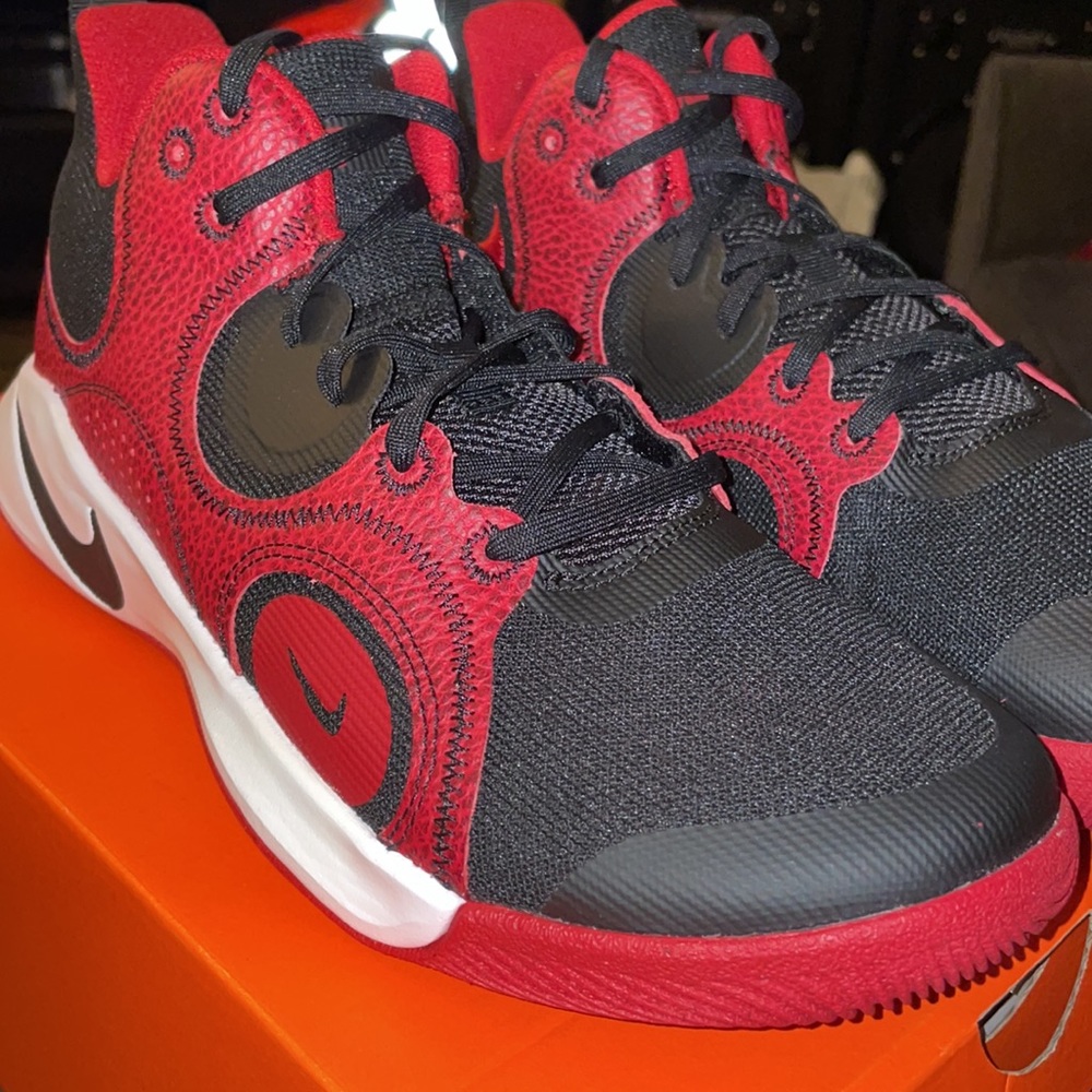 Nike shoes - Picture 3 of 7